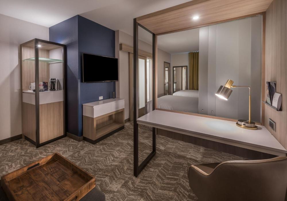 Suite, 2 Queen, Sofa bed interior